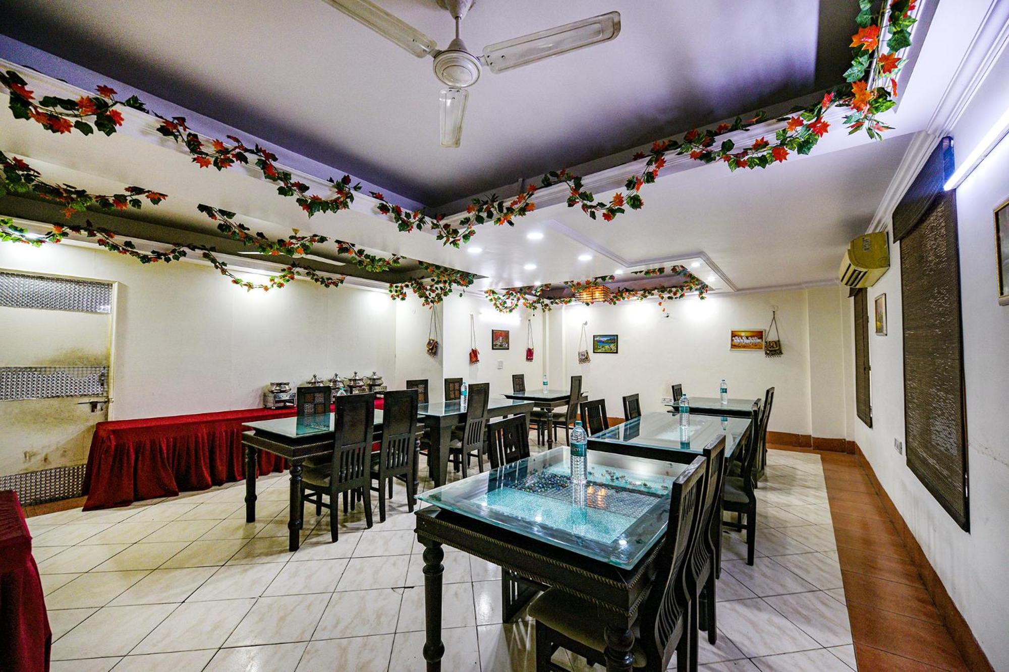 Fabhotel Swiss International Patel Nagar Nuova Delhi Esterno foto