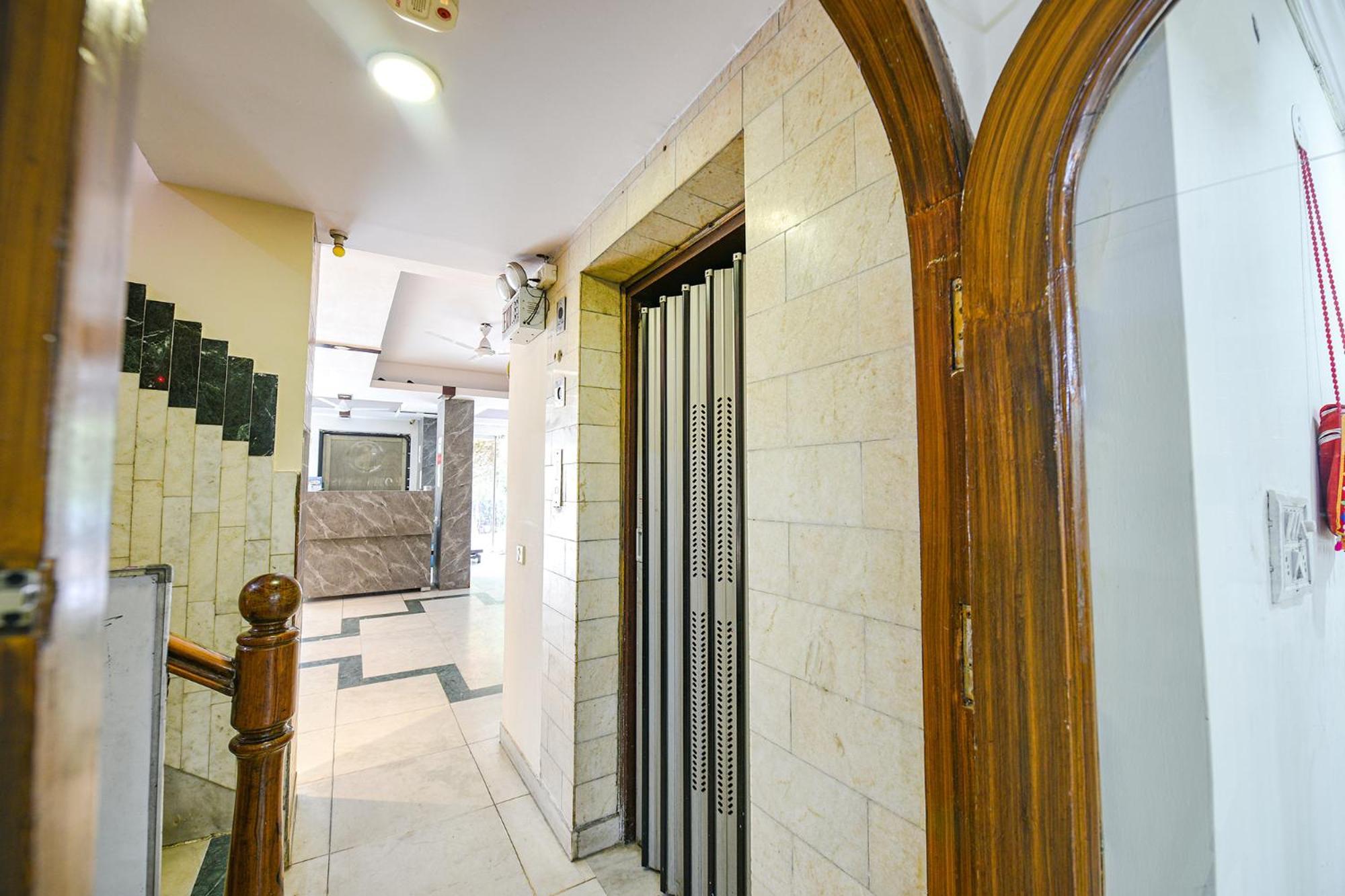 Fabhotel Swiss International Patel Nagar Nuova Delhi Esterno foto